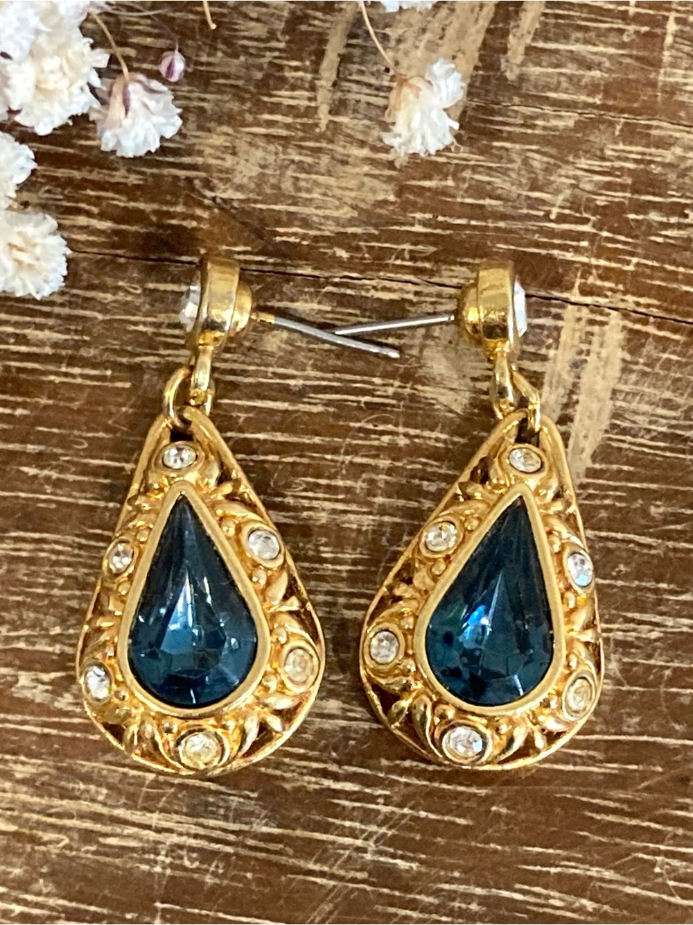 Vintage Avon Gold-Tone Teardrop Earrings with Blue Gemstone - Picture 2 of 10